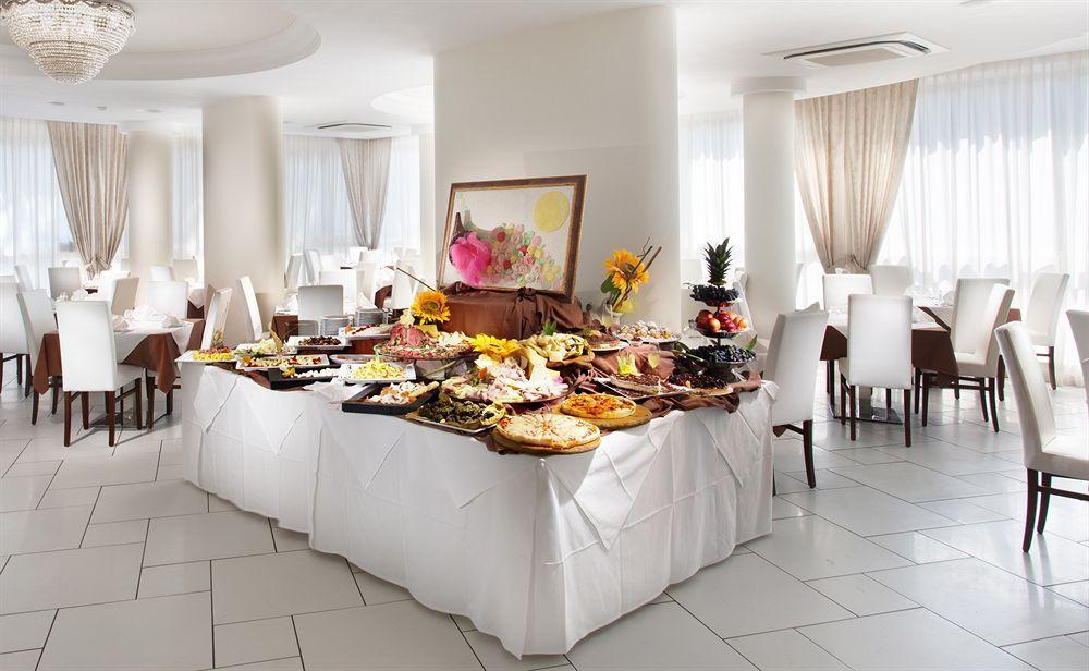 Hotel San Marco 밀라노마리티마 외부 사진